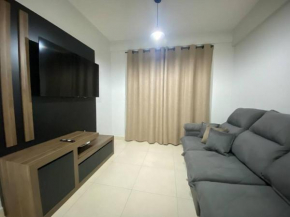 Apartamento Inteiro - 2 Quartos com AC - Wifi 300mb - Cozinha Completa - 1 Vaga de Garagem - TV Smart 50 - Sacada - Indicado para Grupos, Hospedes a Trabalho, Família e Pets